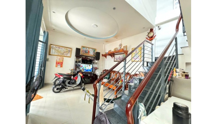 Bán Nhà 2 Tầng Hẻm Xe Hơi 61m2_5.5*11 Chỉ 5 tỷ nhỉnh Gần Lã Xuân Oai Tăng Nhơn Phú A Thủ Đức